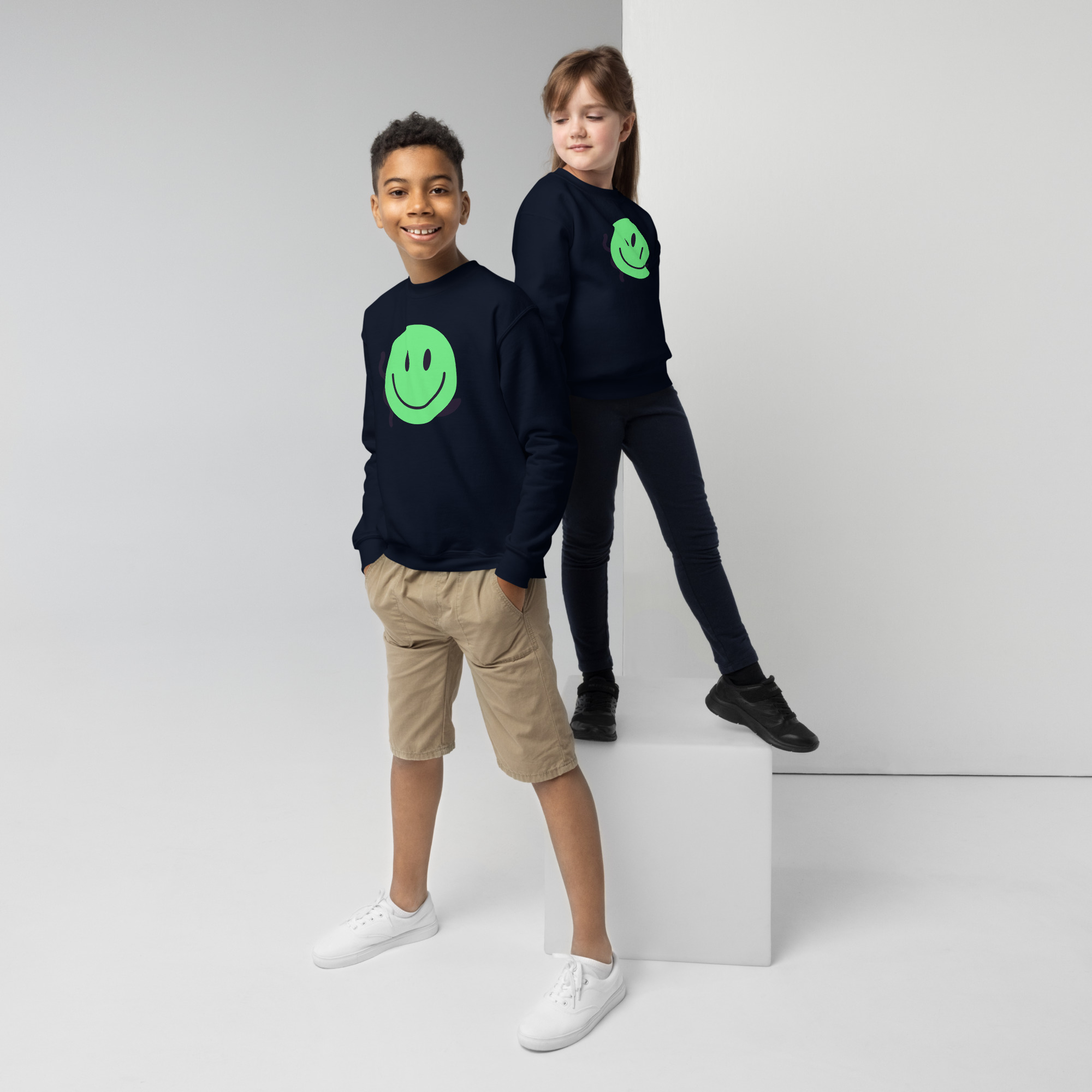 Youth crewneck sweatshirt "Happy Vibe" - Image 10