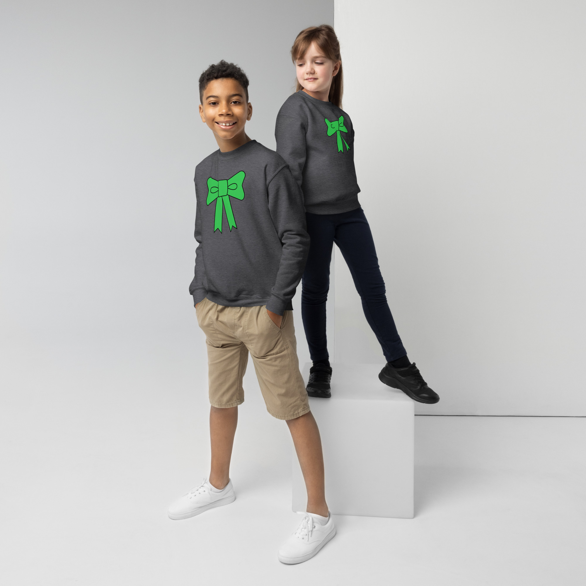 Youth crewneck sweatshirt "Ribbon Charm" - Image 13